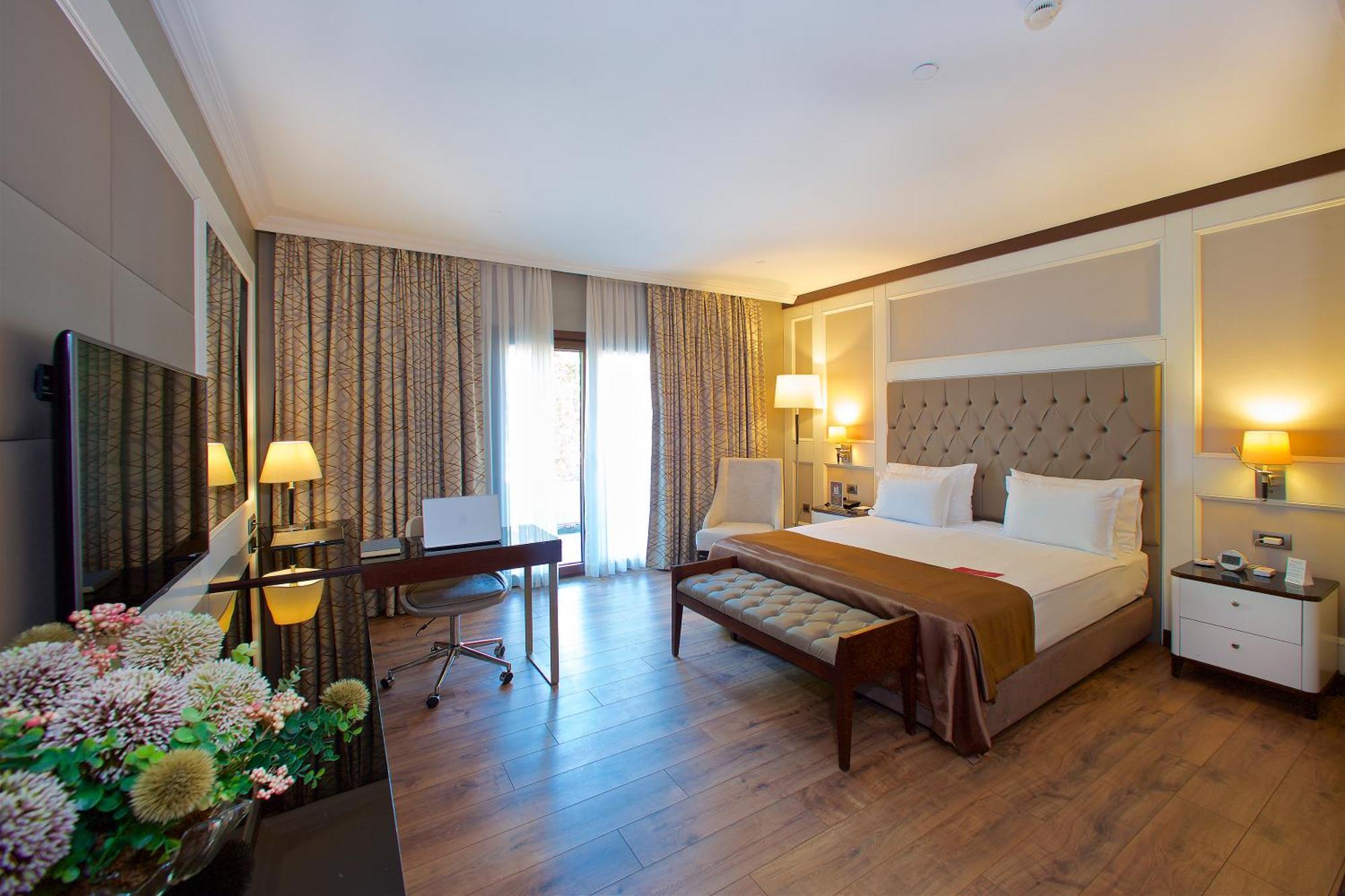 Ramada By Wyndham Istanbul Merter Exterior photo A room at the hotel